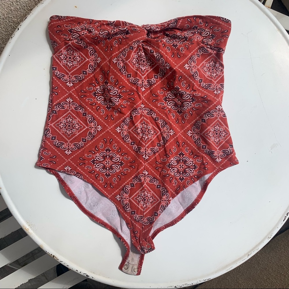 Strapless bodysuit